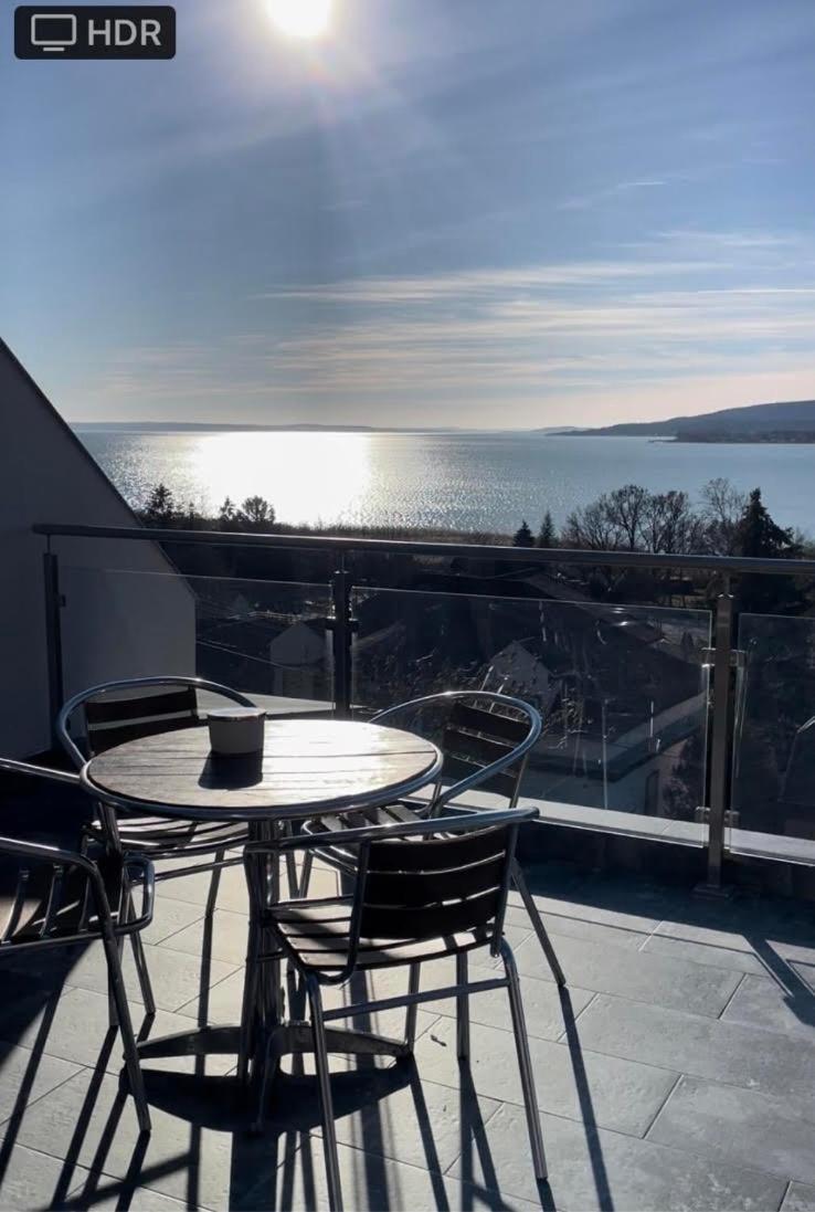 Zsolna Apartman Balatonfůzfő Exteriér fotografie