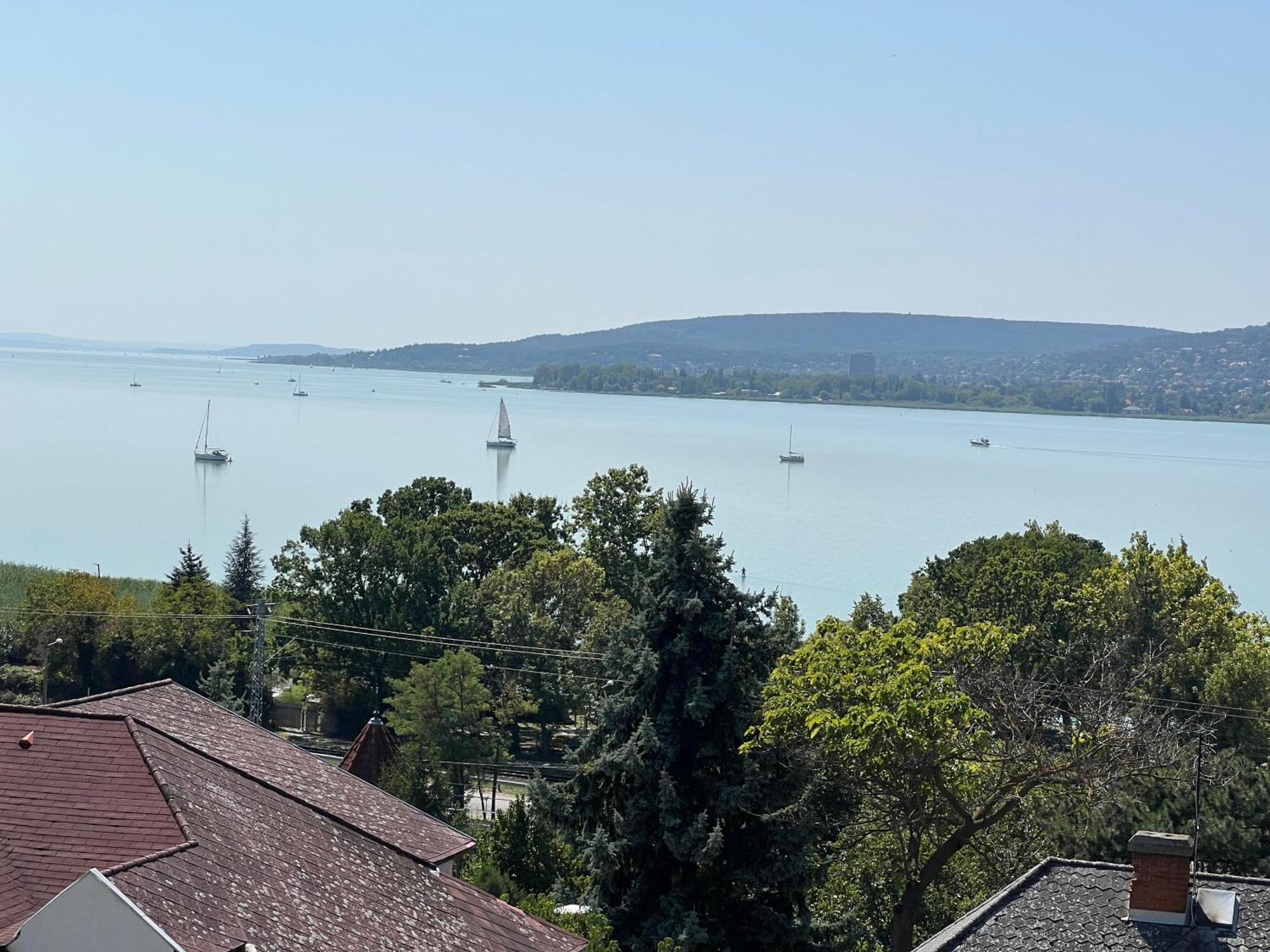Zsolna Apartman Balatonfůzfő Exteriér fotografie